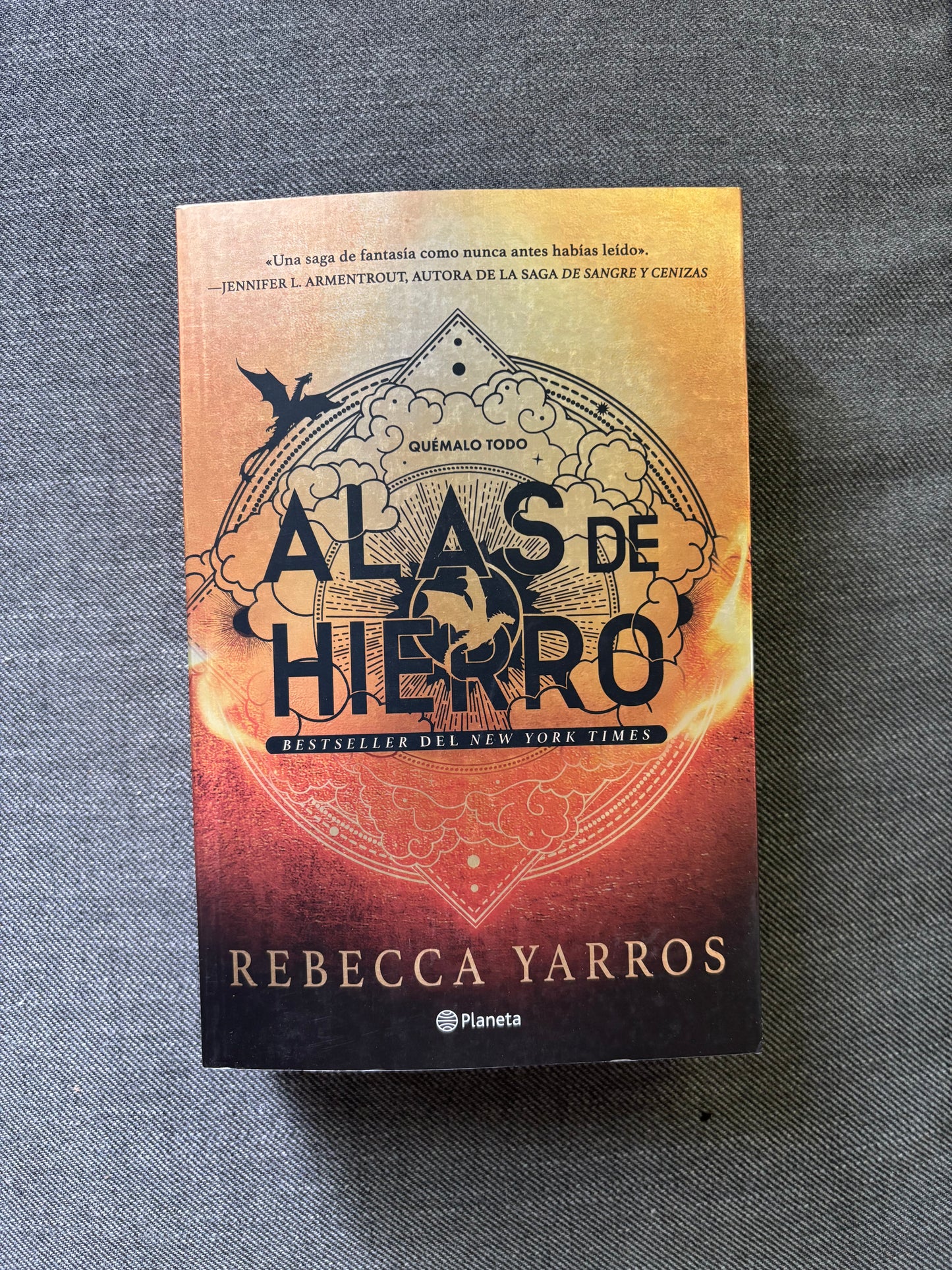 Alas de Hierro, Rebecca Yarros